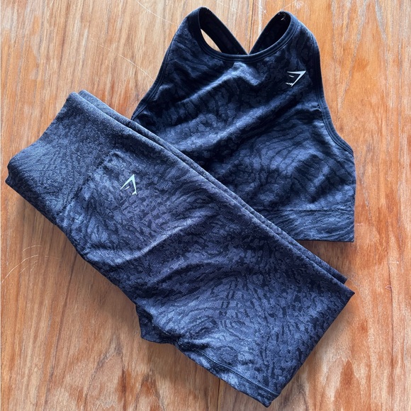 Gymshark Black Patterned Set - Picture 1 of 4